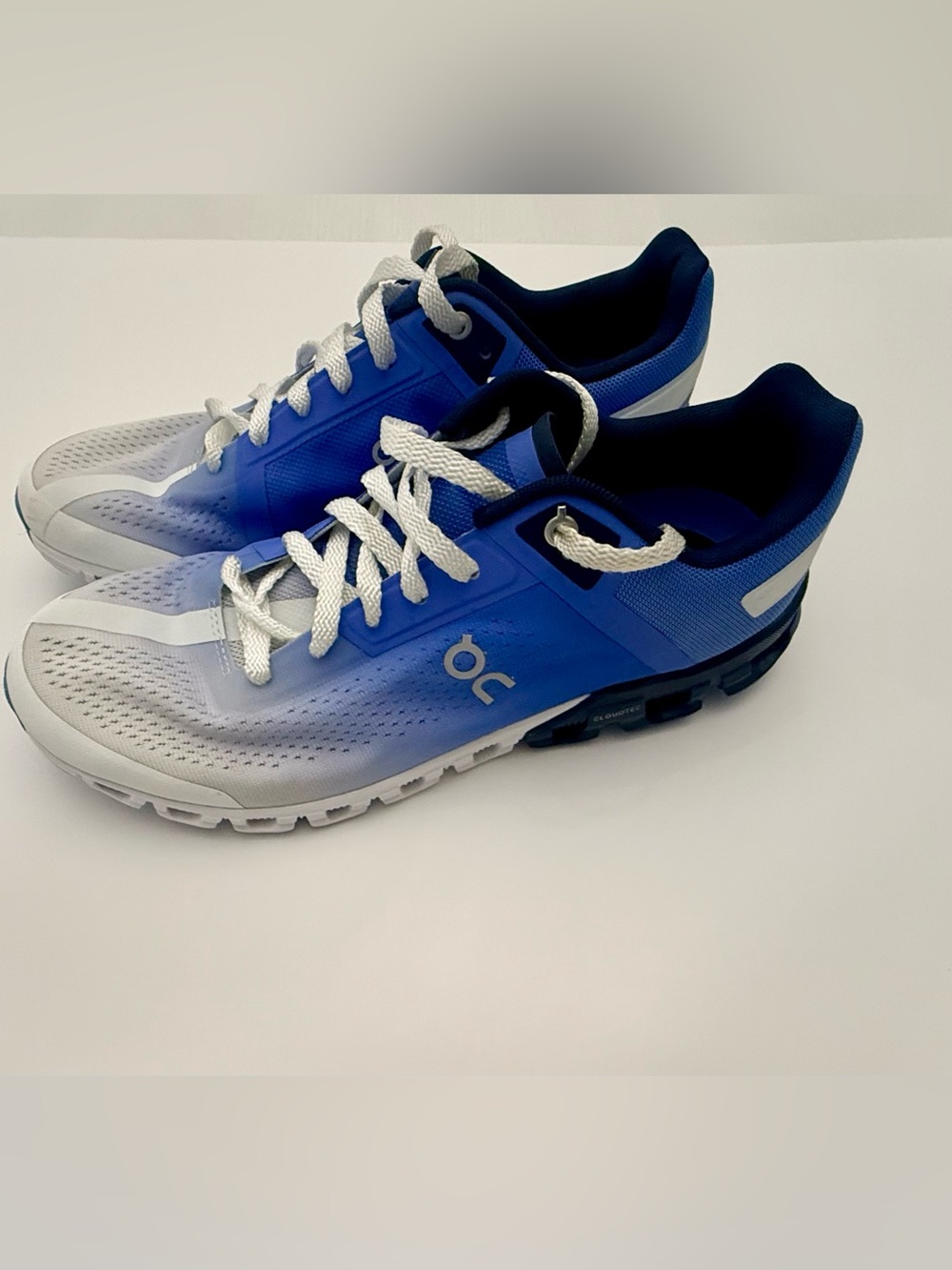 On Cloudflow 3.0 Women’s 10.5 Marina Blue White Running Shoes